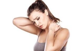 Dolor en el cuello y los hombros los primeros signos de osteocondrosis cervical. 